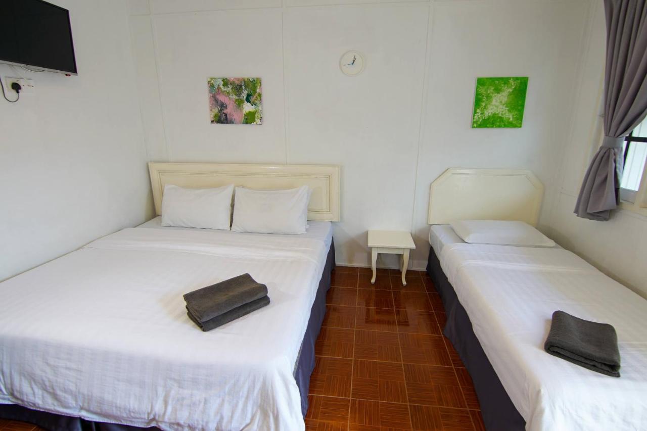 Vagary Pangkor Hotel Pekan Pangkor Exterior photo