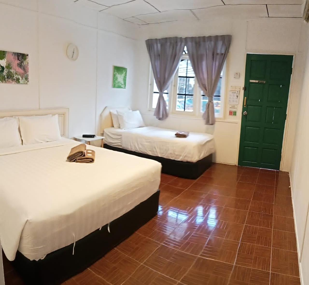 Vagary Pangkor Hotel Pekan Pangkor Exterior photo